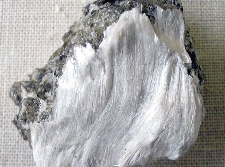 Asbestos_with_muscovite.jpg